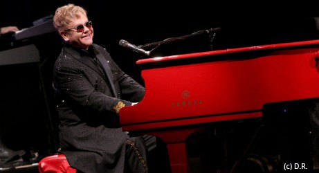 Elton John durant sa tournée All the Hits.